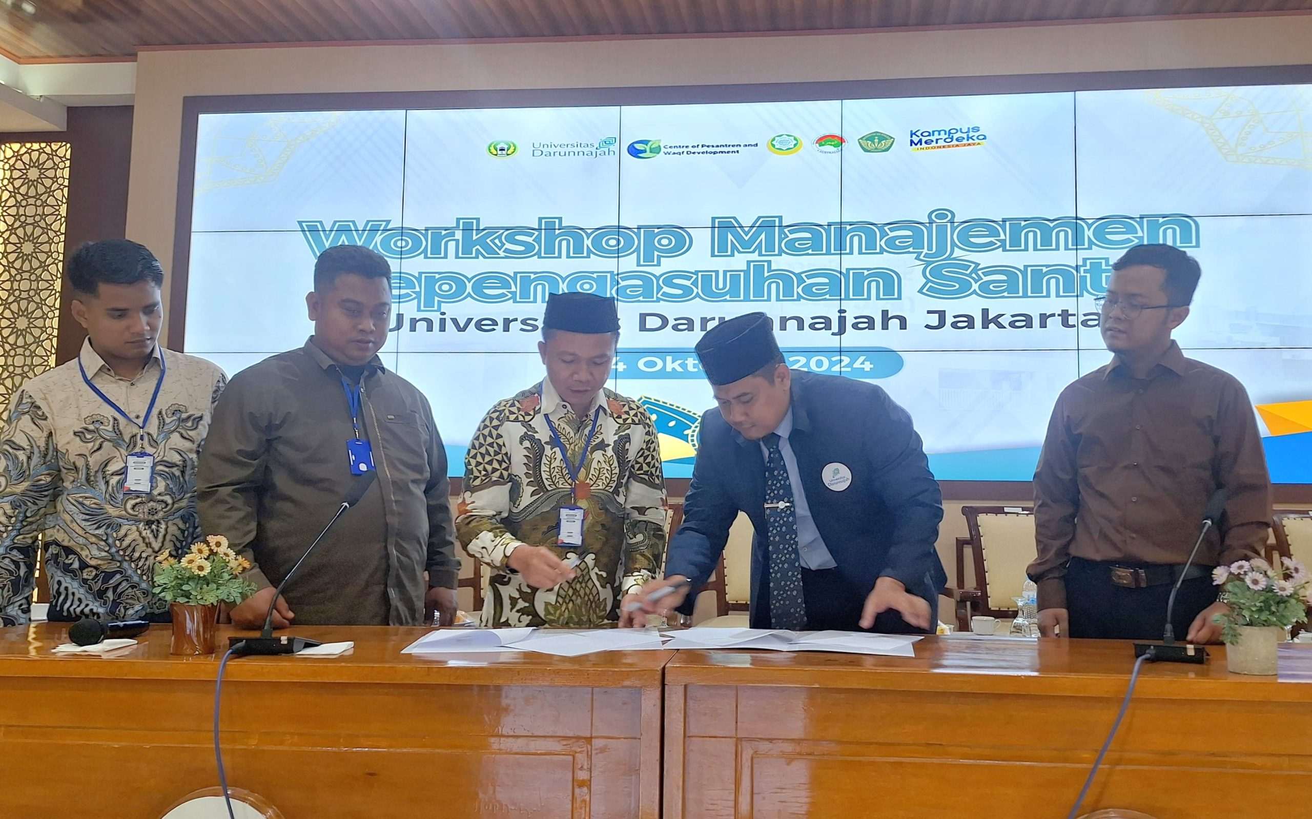 Universitas Darunnajah dan Pondok Modern Al-Kautsar Pekanbaru Riau Resmi Teken MoU untuk Tingkatkan Mutu Pendidikan 1 Universitas Darunnajah dan Pondok Modern Al-Kautsar Pekanbaru Riau Resmi Teken MoU untuk Tingkatkan Mutu Pendidikan