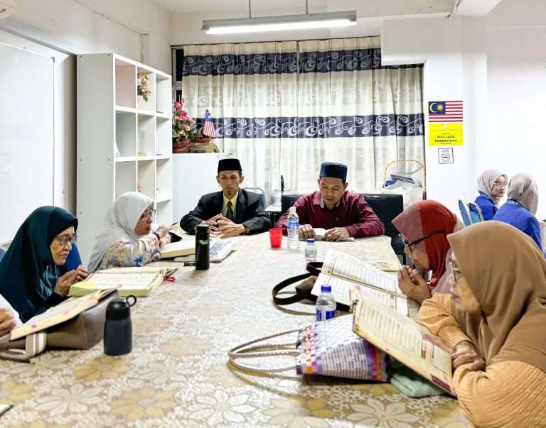 Dosen dan Mahasiswa Universitas Darunnajah Sukses Laksanakan Pengabdian Kepada Masyarakat Internasional di Malaysia