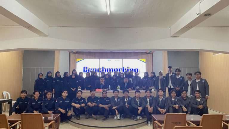 Benchmarking Antara DEMA Universitas Darunnajah dan BEM Universitas Tanri Abeng 1 Benchmarking Antara DEMA Universitas Darunnajah dan BEM Universitas Tanri Abeng