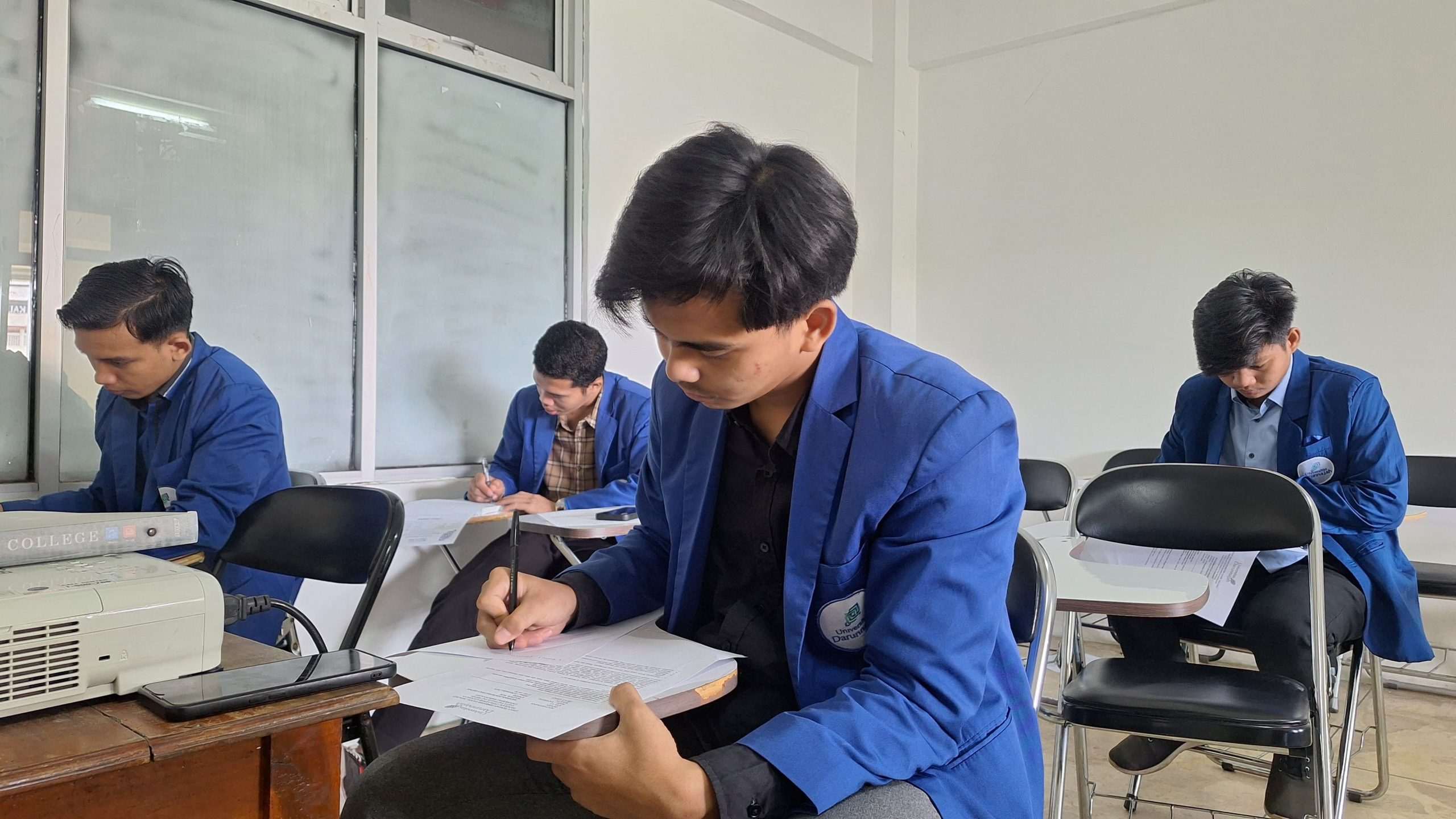 Universitas Darunnajah Dorong Mahasiswa Capai Pemahaman Optimal Melalui Ujian Tengah Semester 3 Universitas Darunnajah Dorong Mahasiswa Capai Pemahaman Optimal Melalui Ujian Tengah Semester