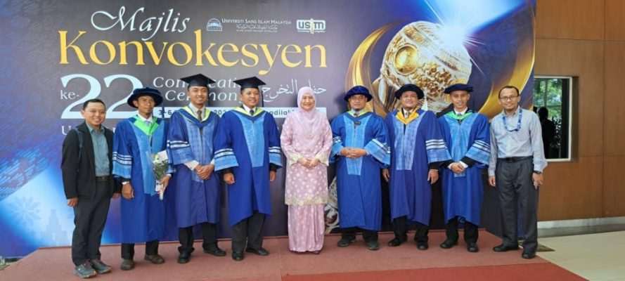 Wisudawan Darunnajah Raih Kehormatan di Konvokesyen USIM ke-22 Wisudawan Darunnajah Raih Kehormatan di Konvokesyen USIM ke-22