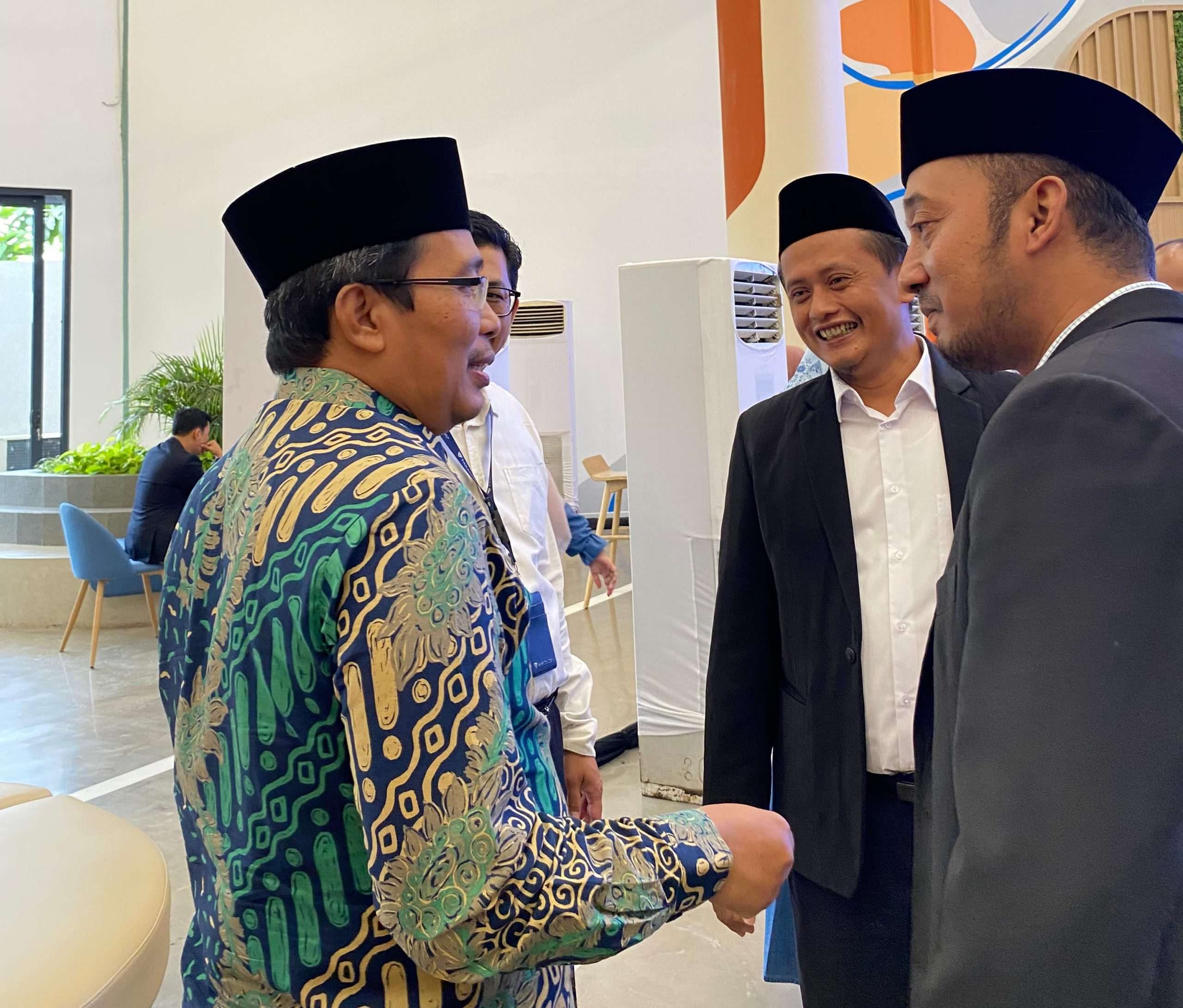 Laziswaf Darunnajah Hadiri Seminar Dana Abadi untuk Stabilitas Keuangan dan Perubahan Sosial Berkelanjutan 2 Laziswaf Darunnajah Hadiri Seminar Dana Abadi untuk Stabilitas Keuangan dan Perubahan Sosial Berkelanjutan