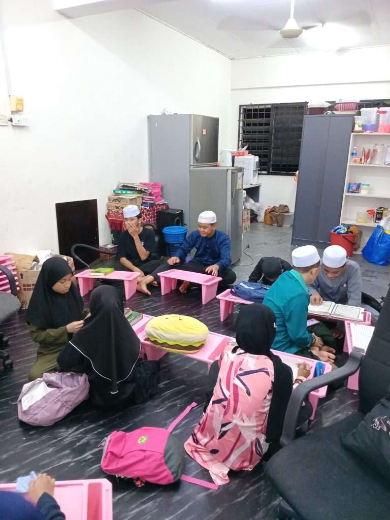 KKN Internasional di SB At-Tanzil, Malaysia: Hari ke-9 yang Penuh Kebersamaan dan Spiritualitas Lembah Jaya, Malaysia –