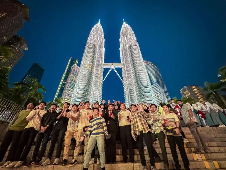 Mahasiswa KKN Internasional Universitas Darunnajah Gelar Rihlah City Tour ke Malaysia