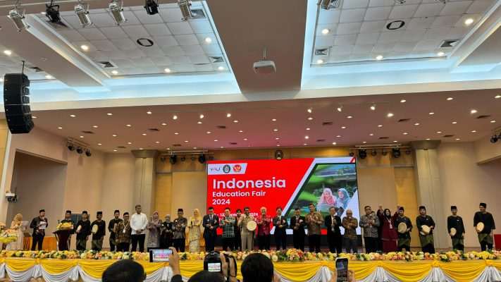 Mahasiswa Darunnajah Sukses Kenalkan Kampus di Thailand Mahasiswa Darunnajah Sukses Kenalkan Kampus di Thailand