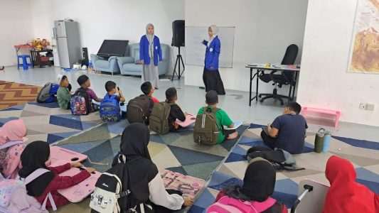 Mengakar pada Tradisi, Memimpin Perubahan: Pelajaran dari teori Groundedness, Brad Stulberg 1 Mengakar pada Tradisi, Memimpin Perubahan: Pelajaran dari teori Groundedness, Brad Stulberg