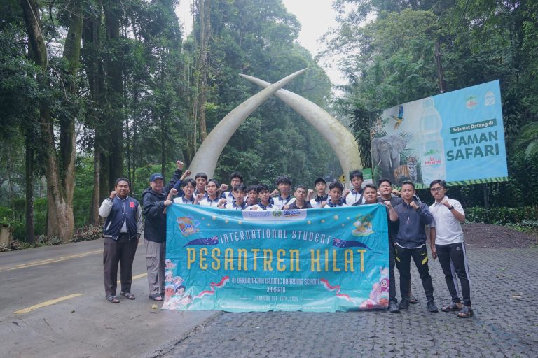 Peserta Pesantren Kilat Internasional Ikuti “Cipanas Trip” untuk Tingkatkan Edukasi dan Silaturahmi