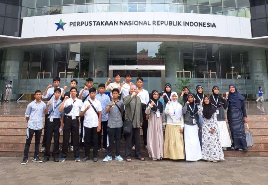 Mengenal Indonesia Lebih Dekat, Peserta Pesantren Kilat Internasional Melakukan City Tour Jakarta 1 Mengenal Indonesia Lebih Dekat, Peserta Pesantren Kilat Internasional Melakukan City Tour Jakarta