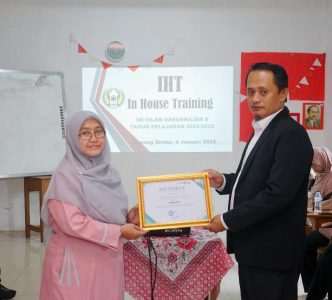 Tingkatkan Mutu Pendidikan, SD Islam Darunnajah 8 Gelar In House Training Bersama Universitas Darunnajah 1 Tingkatkan Mutu Pendidikan, SD Islam Darunnajah 8 Gelar In House Training Bersama Universitas Darunnajah