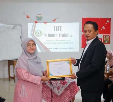 Tingkatkan Mutu Pendidikan, SD Islam Darunnajah 8 Gelar In House Training Bersama Universitas Darunnajah Tingkatkan Mutu Pendidikan, SD Islam Darunnajah 8 Gelar In House Training Bersama Universitas Darunnajah