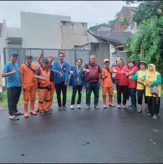 Investasi Lingkungan Hijau di Petukangan Selatan: Mahasiswa KKN Universitas Darunnajah dan RW 07 Bersinergi Dalam Pengelolaan Sampah Melalui Budidaya Maggot 20 Investasi Lingkungan Hijau di Petukangan Selatan: Mahasiswa KKN Universitas Darunnajah dan RW 07 Bersinergi Dalam Pengelolaan Sampah Melalui Budidaya Maggot