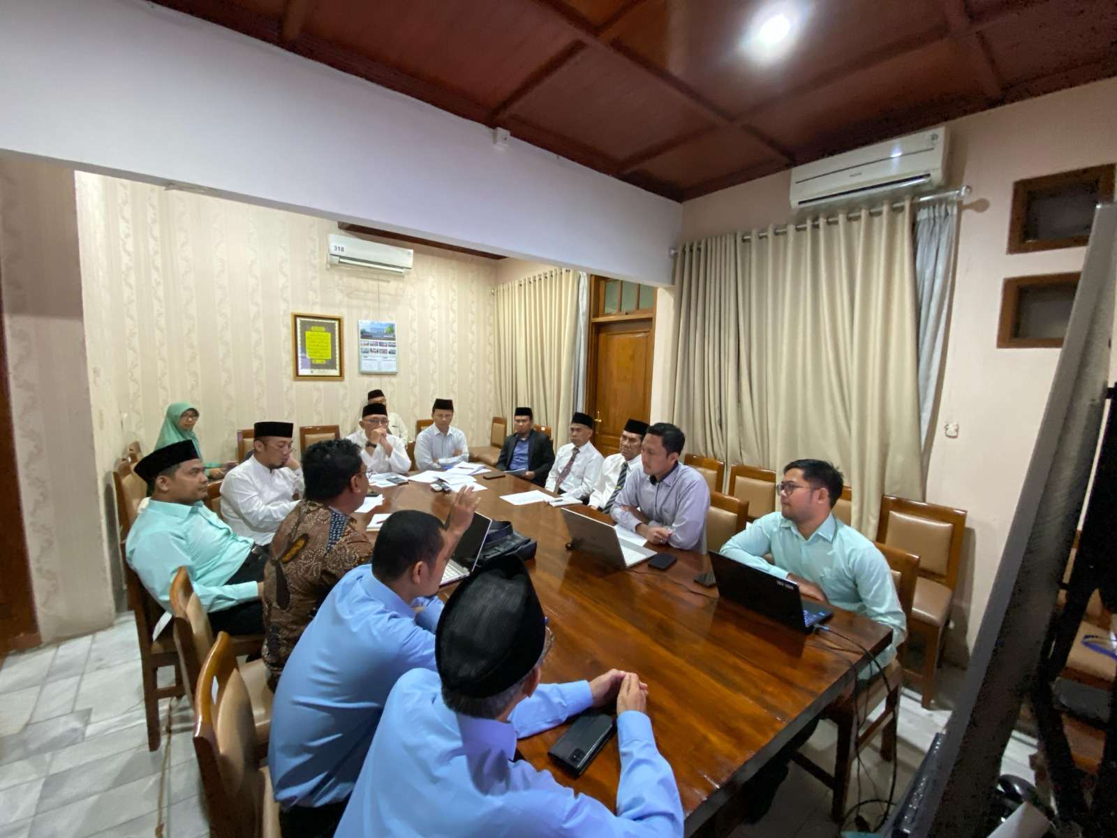 Membangun Pendidikan Pesantren Berkualitas, Universitas Darunnajah Adakan FGD Kurikulum Manajemen Pesantren 1 Membangun Pendidikan Pesantren Berkualitas, Universitas Darunnajah Adakan FGD Kurikulum Manajemen Pesantren