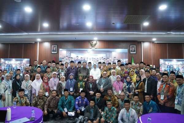 EVALUASI PROGRAM KERJA KOPERTAIS WILAYAH I DKI JAKARTA DAN BANTEN BERSAMA PIMPINAN PTKIS DAN KETUA YAYASAN TEMA: “EVALUASI PERGURUAN TINGGI MENUJU PENGUATAN INSTITUSI DAN PROGRAM STUDI UNGGUL” EVALUASI PROGRAM KERJA KOPERTAIS WILAYAH I DKI JAKARTA DAN BANTEN BERSAMA PIMPINAN PTKIS DAN KETUA YAYASAN TEMA: “EVALUASI PERGURUAN TINGGI MENUJU PENGUATAN INSTITUSI DAN PROGRAM STUDI UNGGUL”