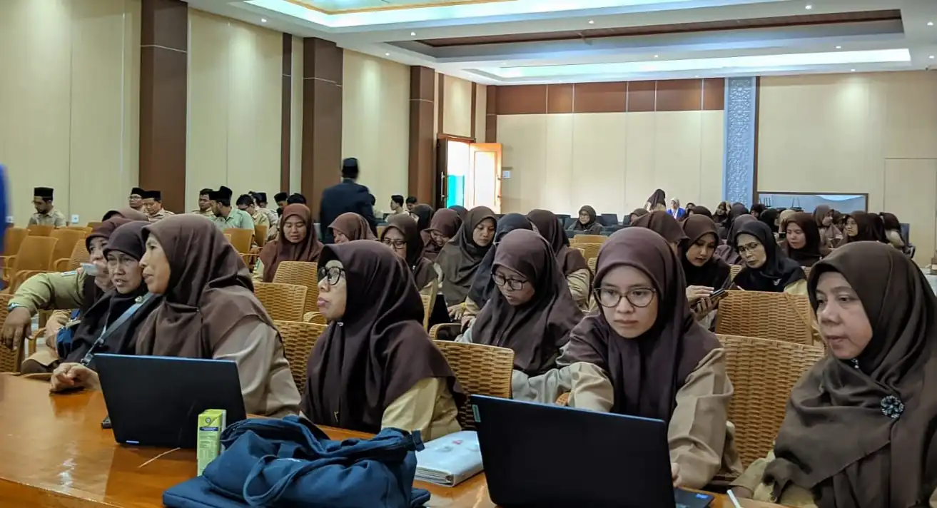 Fakultas Sains dan Teknologi Universitas Darunnajah Gelar Pelatihan AI untuk Guru TMI Darunnajah