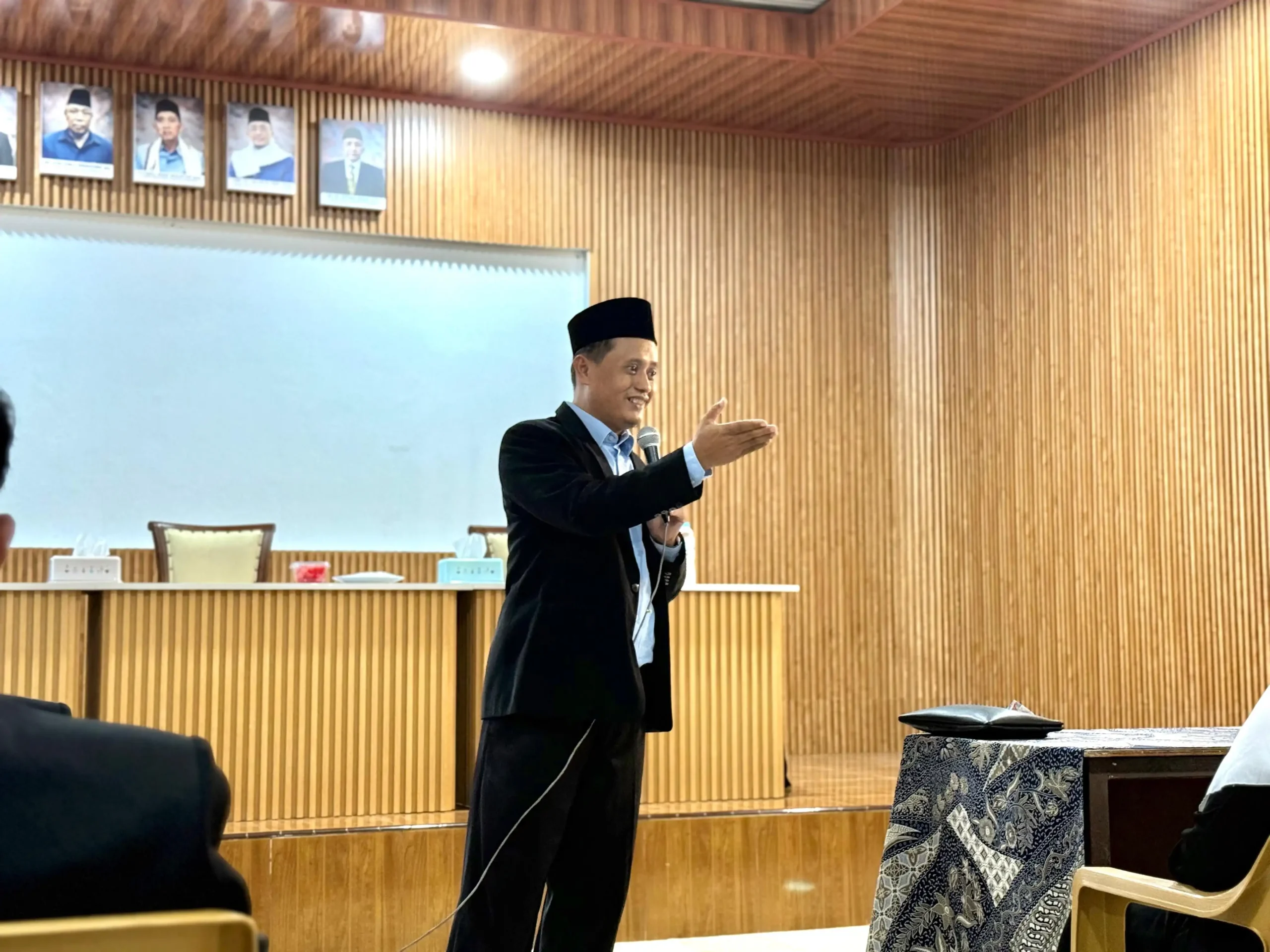 Wakil Rektor II Dorong Santri Kuasai Kecerdasan Finansial Sejak Dini