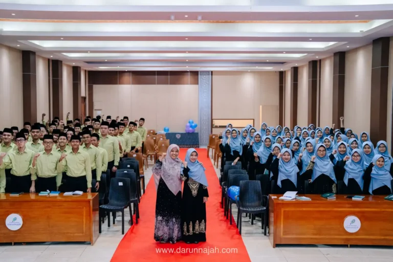 Pembekalan Intensif Santri: Penguasaan Artificial Intelligence (AI) di Era Digital 1 Pembekalan Intensif Santri: Penguasaan Artificial Intelligence (AI) di Era Digital