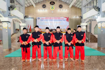 Pimpinan Pesantren dan Universitas Darunnajah mendapatkan gelar Pendekar oleh Pimpinan Wilayah XXXII Perguruan Seni Bela Diri Indonesia Tapak Suci Putera Muhammadiyah