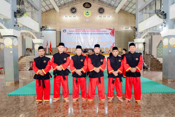 Pimpinan Pesantren dan Universitas Darunnajah mendapatkan gelar Pendekar oleh Pimpinan Wilayah XXXII Perguruan Seni Bela Diri Indonesia Tapak Suci Putera Muhammadiyah Pimpinan Pesantren dan Universitas Darunnajah mendapatkan gelar Pendekar oleh Pimpinan Wilayah XXXII Perguruan Seni Bela Diri Indonesia Tapak Suci Putera Muhammadiyah