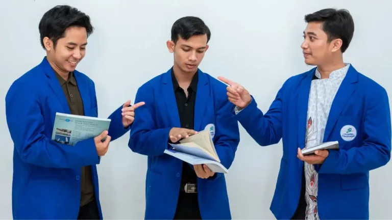 Teknologi dan Pendidikan Islam: Menyongsong Era Digital dengan Warisan Ilmu Pengetahuan 10 Teknologi dan Pendidikan Islam: Menyongsong Era Digital dengan Warisan Ilmu Pengetahuan