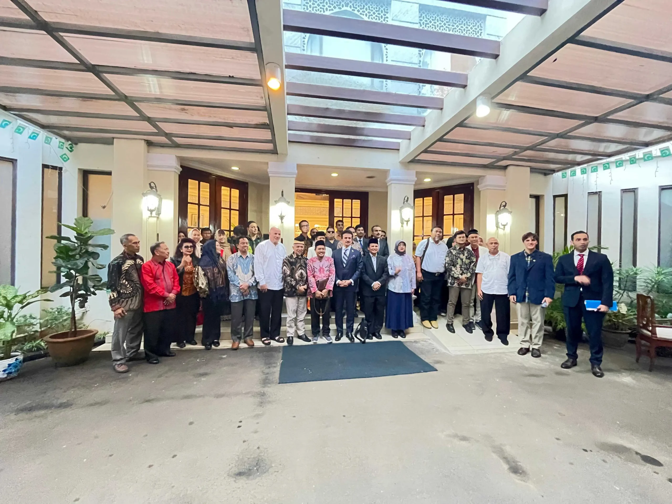 Rektor Universitas Darunnajah Menjadi Keynote Speaker Acara Internasional di Kedutaan Besar Pakistan, Dalam Diskusi Konflik Kashmir 3 Rektor Universitas Darunnajah Menjadi Keynote Speaker Acara Internasional di Kedutaan Besar Pakistan, Dalam Diskusi Konflik Kashmir