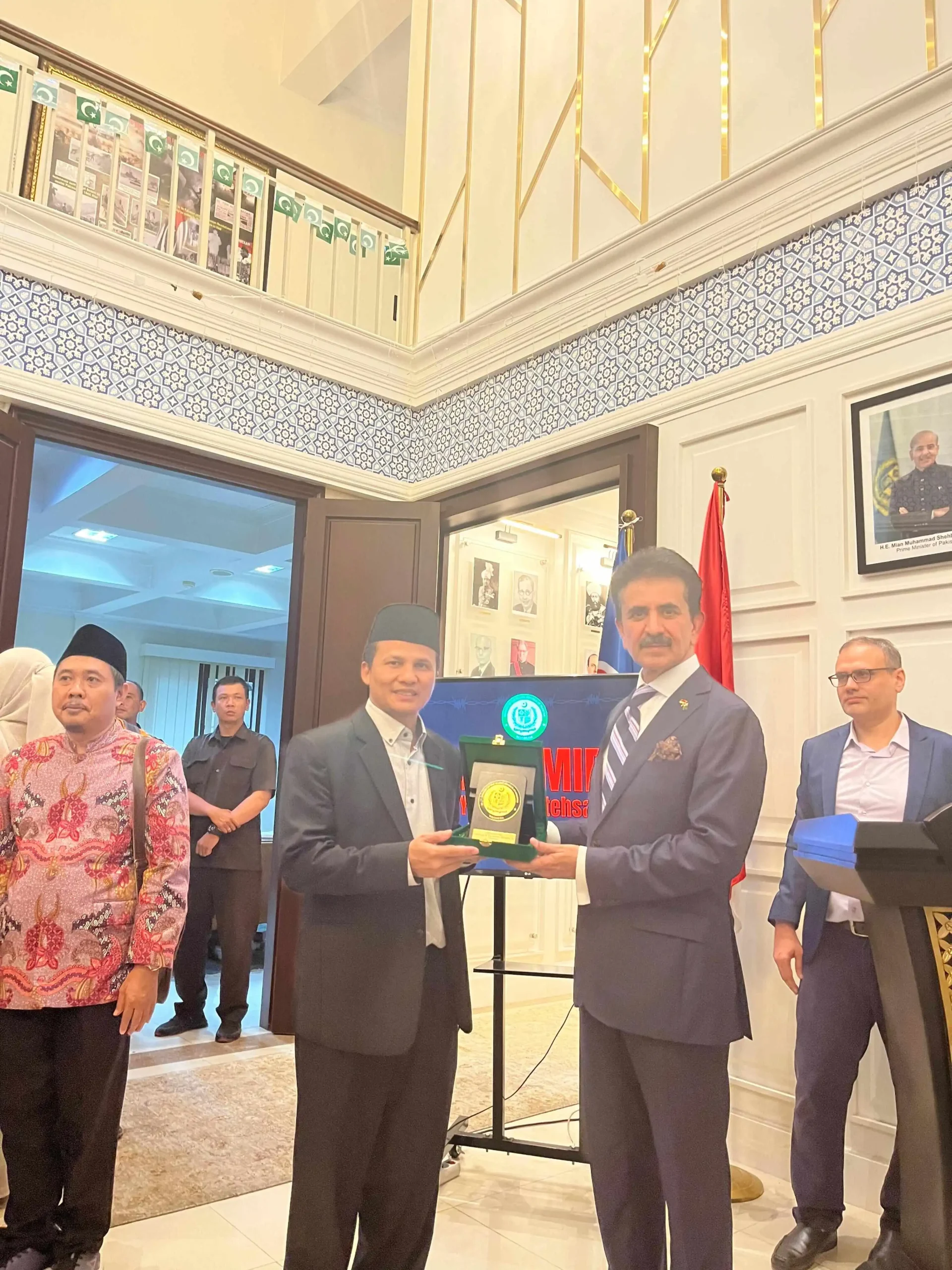 Rektor Universitas Darunnajah Menjadi Keynote Speaker Acara Internasional di Kedutaan Besar Pakistan, Dalam Diskusi Konflik Kashmir 2 Rektor Universitas Darunnajah Menjadi Keynote Speaker Acara Internasional di Kedutaan Besar Pakistan, Dalam Diskusi Konflik Kashmir
