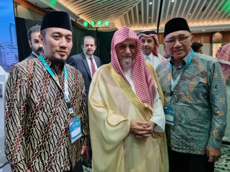 Pertemuan Presiden UDN dan Mufti Agung: Sinergi Ulama–Akademisi untuk Pendidikan Islam 24 Pertemuan Presiden UDN dan Mufti Agung: Sinergi Ulama–Akademisi untuk Pendidikan Islam