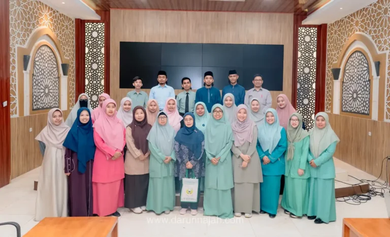Urgensi BK di Pesantren: Darunnajah Gelar Program Pendampingan Guru BK dan Pengasuhan Santri Bersama Kemendikbudristek 23 Urgensi BK di Pesantren: Darunnajah Gelar Program Pendampingan Guru BK dan Pengasuhan Santri Bersama Kemendikbudristek