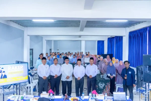 FAI Mantapkan Langkah Strategis di Hari Kedua Raker Universitas Darunnajah FAI Mantapkan Langkah Strategis di Hari Kedua Raker Universitas Darunnajah