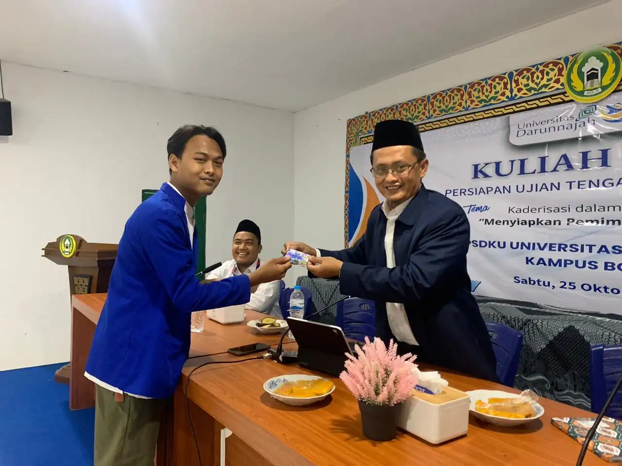 Wakil Rektor II Dr. Samiyono, M.Pd. Beri Pengarahan dan Kuliah Umum dalam Rangka UTS di Kampus 2 Cipining Bogor 2 Wakil Rektor II Dr. Samiyono, M.Pd. Beri Pengarahan dan Kuliah Umum dalam Rangka UTS di Kampus 2 Cipining Bogor