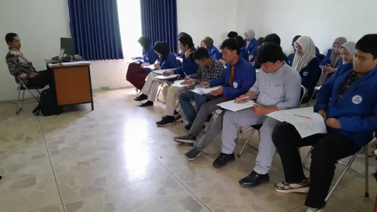 UTS Ganjil 2025–2026 di Universitas Darunnajah Berjalan Sukses 15 UTS Ganjil 2025–2026 di Universitas Darunnajah Berjalan Sukses