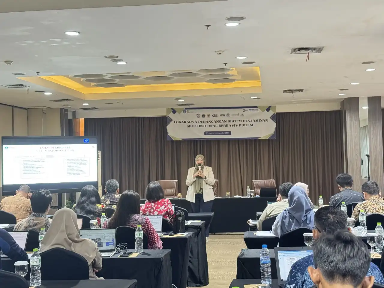 Lokakarya Perancangan Sistem Penjaminan Mutu Internal Berbasis Digital 1 Lokakarya Perancangan Sistem Penjaminan Mutu Internal Berbasis Digital