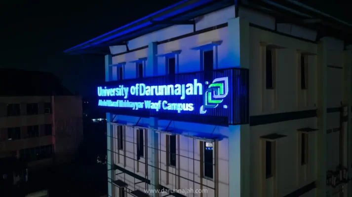 Huruf Timbul “University of Darunnajah Abdul Manaf Mukhayyar Waqf Campus” Resmi Terpasang Gagah: Simbol Syiar, Warisan, dan Inspirasi Baru Bagi Generasi Muda Huruf Timbul “University of Darunnajah Abdul Manaf Mukhayyar Waqf Campus” Resmi Terpasang Gagah: Simbol Syiar, Warisan, dan Inspirasi Baru Bagi Generasi Muda