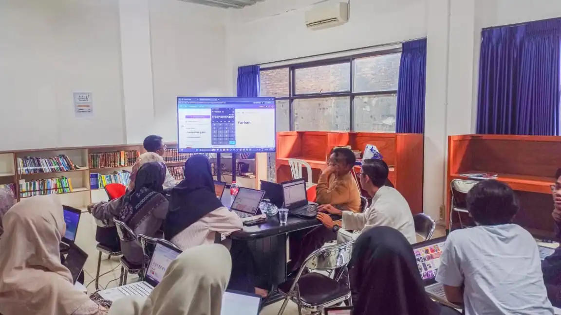Biro Publikasi dan Dokumentasi Gelar Workshop “Simple Design with Canva” untuk Tingkatkan Softskill Civitas Akademika 1 Biro Publikasi dan Dokumentasi Gelar Workshop “Simple Design with Canva” untuk Tingkatkan Softskill Civitas Akademika