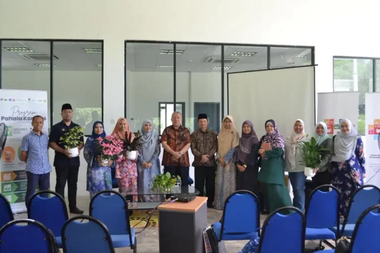 Partisipasi Universitas Darunnajah dalam Program Pahala Kompos Inisiatif Komunitas Lestari di Universiti Malaya, Malaysia 18 Partisipasi Universitas Darunnajah dalam Program Pahala Kompos Inisiatif Komunitas Lestari di Universiti Malaya, Malaysia