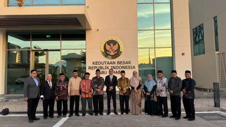 Presiden Dan Rektor Universitas Darunnajah Audiensi dengan Dubes RI untuk Uni Emirat Arab, Bahas Potensi Kerja Sama Strategis Pendidikan Islam 8 Presiden Dan Rektor Universitas Darunnajah Audiensi dengan Dubes RI untuk Uni Emirat Arab, Bahas Potensi Kerja Sama Strategis Pendidikan Islam