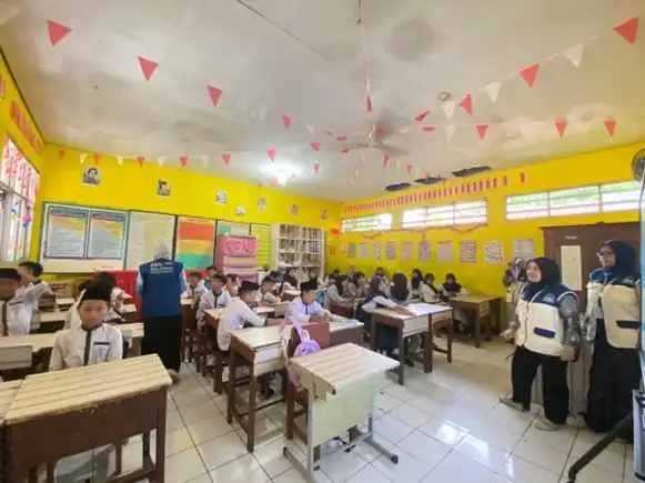 Melalui KKN, FAI Universitas Darunnajah Dorong Literasi Digital dan Pembentukan Karakter 1 Melalui KKN, FAI Universitas Darunnajah Dorong Literasi Digital dan Pembentukan Karakter