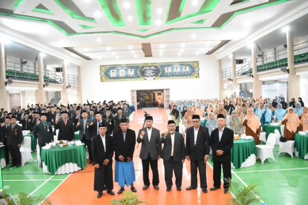 Mengelola Pesantren di Era Disrupsi: Menjaga Amanah, Membangun Masa Depan