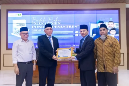 Awali Semester Genap, Universitas Darunnajah Gelar Bedah Buku Manajemen Pesantren