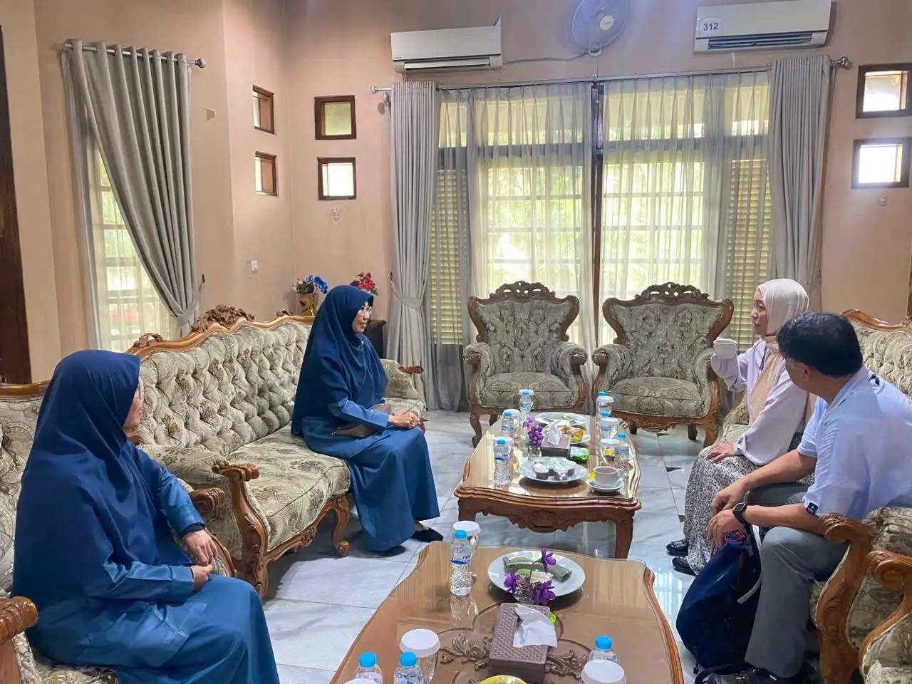 Kolaborasi dengan Universitas Darunnajah, Peneliti Sophia University Jepang Telusuri Budaya Sekolah dan Relasi Gender di Pesantren Darunnajah 1 Kolaborasi dengan Universitas Darunnajah, Peneliti Sophia University Jepang Telusuri Budaya Sekolah dan Relasi Gender di Pesantren Darunnajah